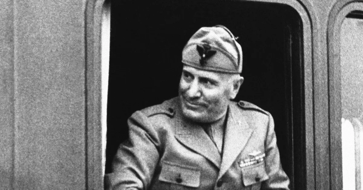 PALJASTUS ARHIIVIST ⟩ Mussolini tegeles sõja lõppmängu ajal võitlemise asemel koogiskandaali summutamisega
