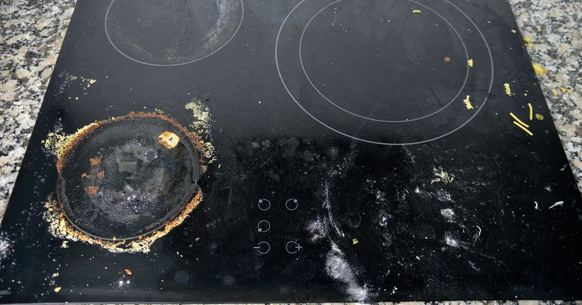 Kuidas eemaldada pliidilt kõrbenud mustust? Selleks on vaja ainult ühte asja!