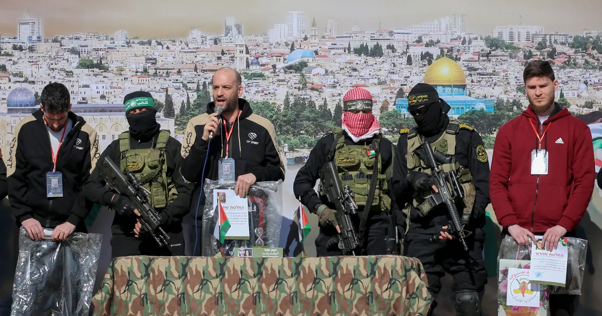 Hamas vabastas veel kolm pantvangi