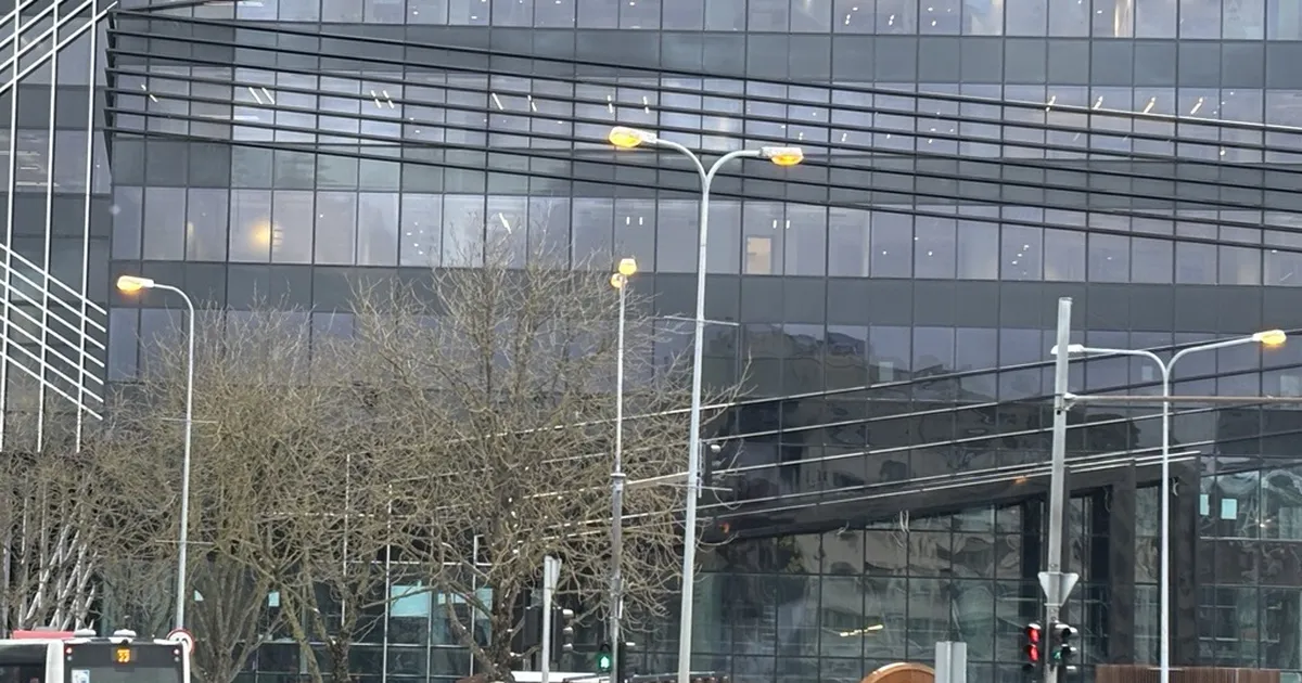 Raha põleb ⟩ Elektril rekordhind, aga tänavavalgustus huugab