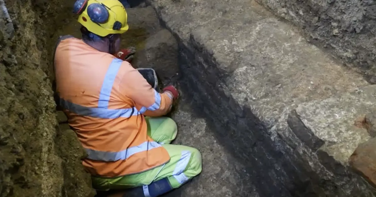 ERAKORDNE AVASTUS ⟩ Arheoloogid leidsid lammutamisele määratud Londoni büroohoone alt midagi erakordset