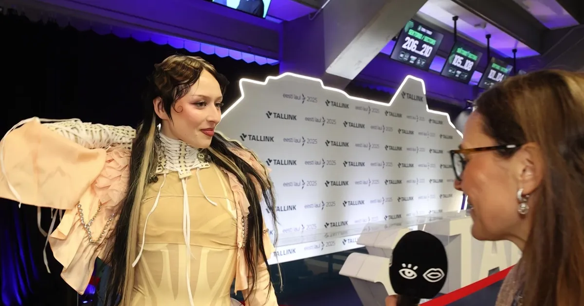 VIDEOINTERVJUU ⟩ Eesti Laulul etteaste teinud Kitty Florentine oma hinnalisest kostüümist: selle sees ma tohin ainult õrnalt hingata