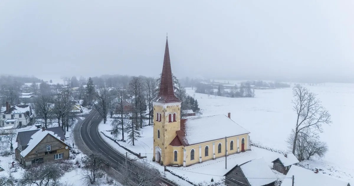 Kiriku torn hakkas pärast renoveerimist jälle lagunema