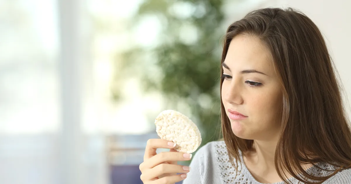 OMA TUBA, OMA LUBA ⟩ Kütsime end üles, aga ei juhtunud midagi: nüüd istume kodus, sööme kuivikuid