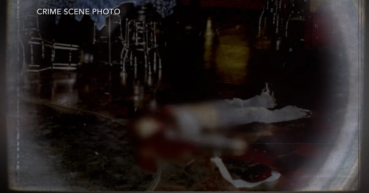 «HOMMIKUKS SURNUD» ⟩ Juhtlõngaks vaid verine salvrätik sõnumiga «Sa andsid mulle AIDSi»