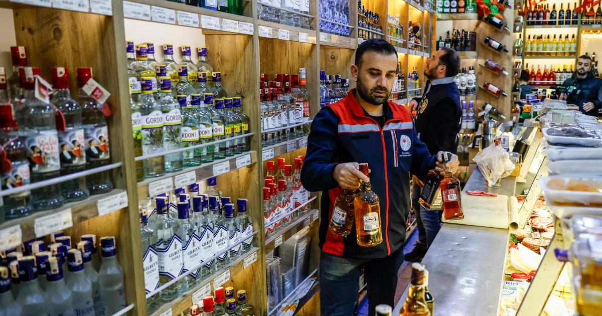 MÜRGINE VÄGIJOOK ⟩ Türgi kahes suurlinnas on salaalkohol tänavu tapnud juba 124 inimest