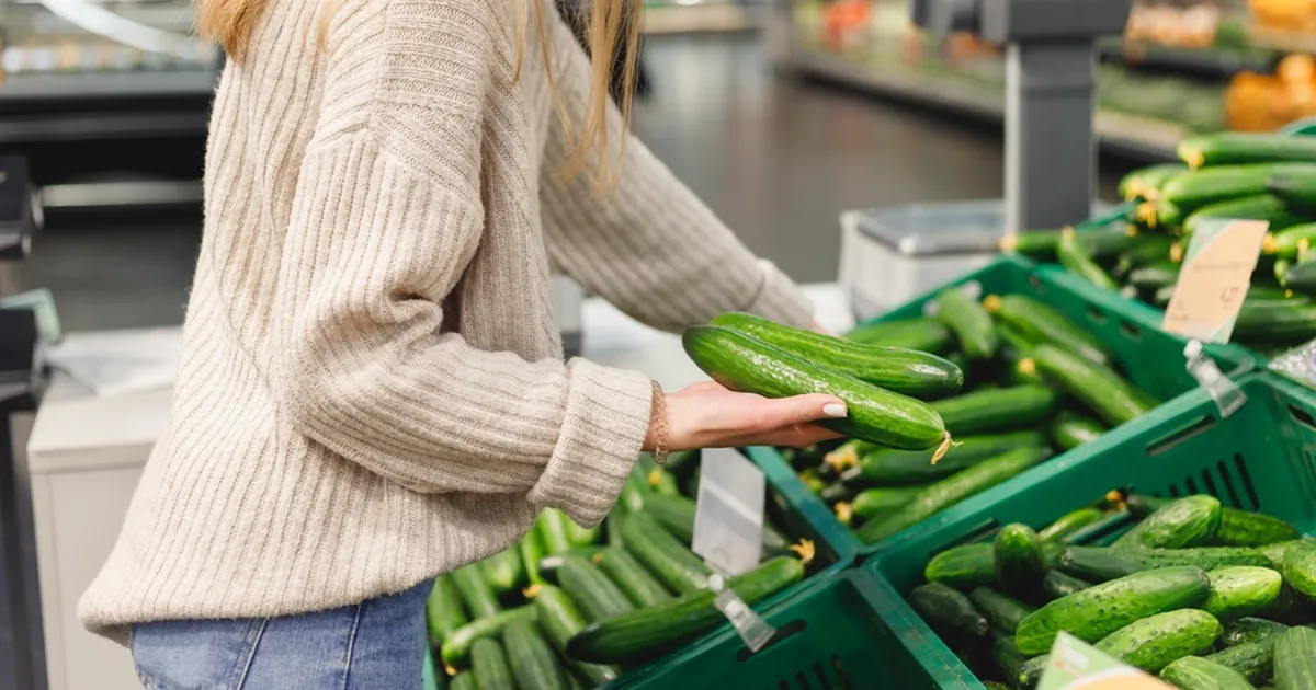 KÖÖGISALADUS ⟩ Lihtne meetod, kuidas säilitada kurkide värskus ja mahlasus