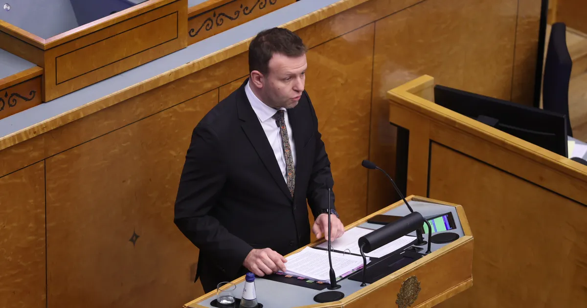 FOTOD ⟩ Kirikute seaduse muutmine läbis esimese lugemise