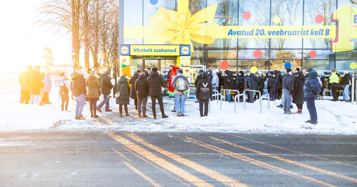 Galerii ⟩ Ostjad ootasid uue Lidli avamist külmakraade trotsides