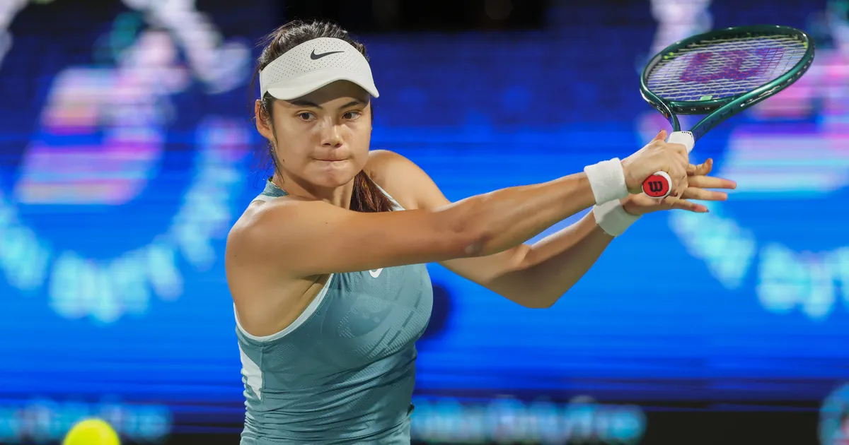 Tennisetäht puhkes väljakul nutma, sest nägi tribüünil jälitajat