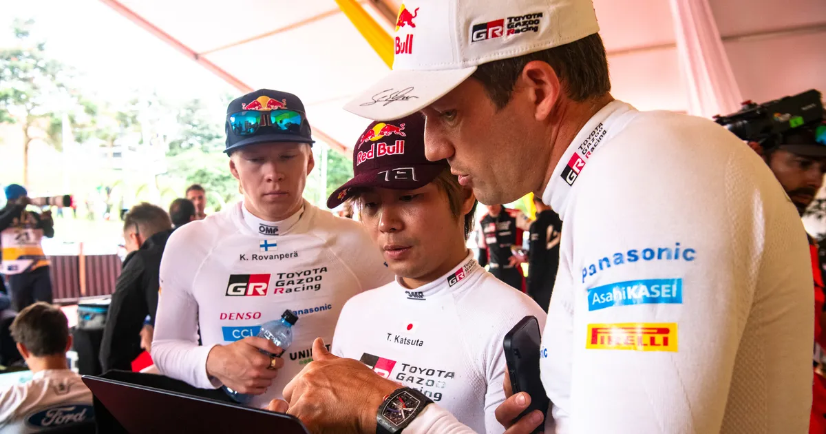 Rovanperä ütles otse välja, kellele tema tiimisiseses heitluses pöialt hoiab