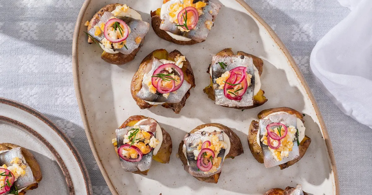 NÄDALA RETSEPTID ⟩ Õnne Eestile, kiitus kilule! Kiluideid pidupäevalauale