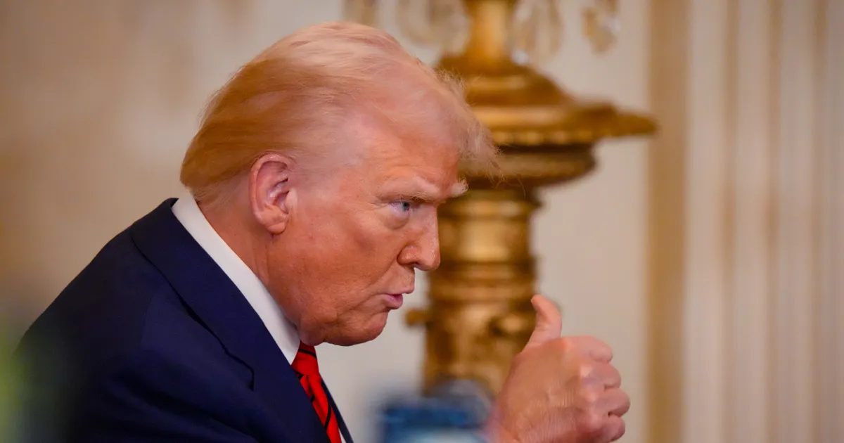 Valge Maja ametlik konto kuulutas Donald Trumpi kuningaks