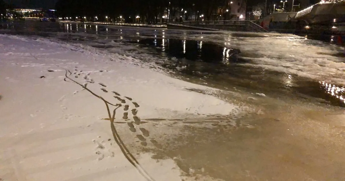 Tähelepanelik mööduja märkas Emajõe jääl lapsi ja kutsus päästjad