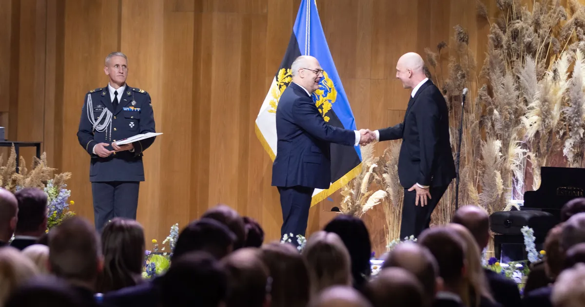 OTSEPILT ⟩ President Alar Karis annab üle riigi teenetemärgid