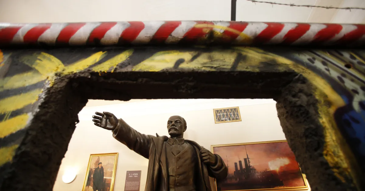 Tšehhis tahetakse Lenini fännid tõmmata natsidega samale liistule