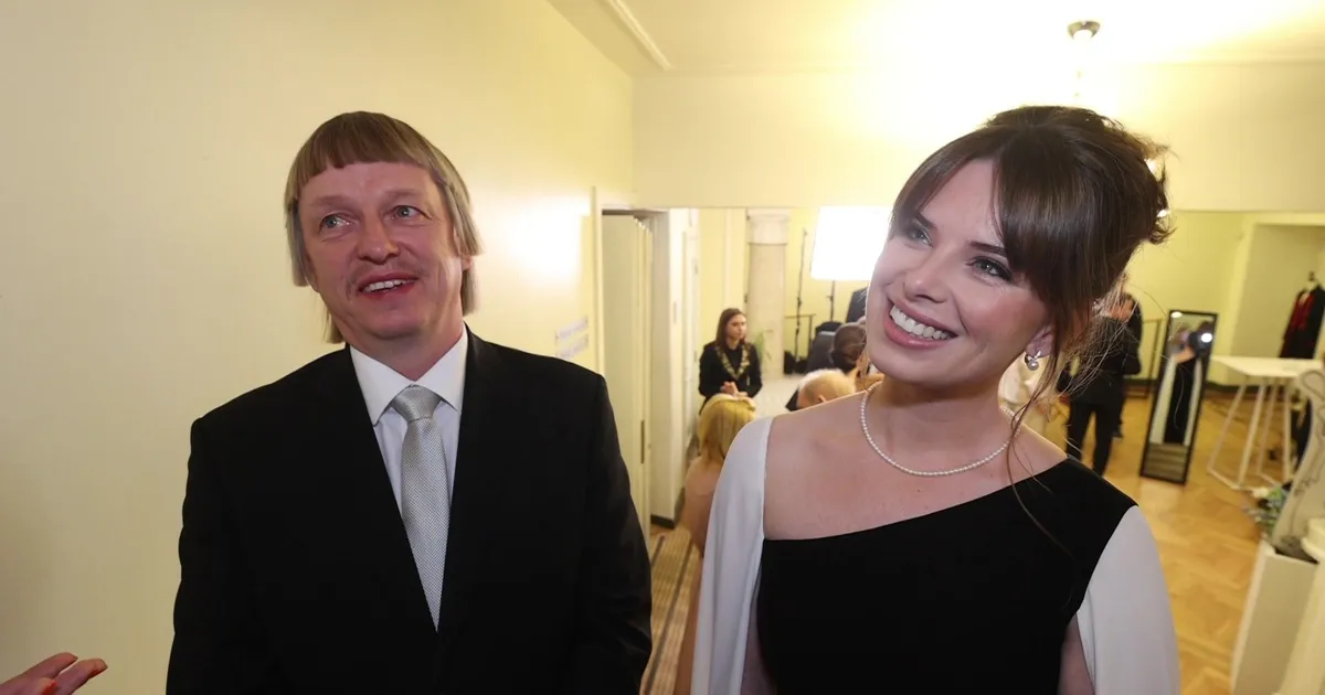 VIDEOINTERVJUU ⟩ Rain Epler saabus presidendi vastuvõtule koos särava abikaasaga: ta näeb selles kleidis imekaunis välja