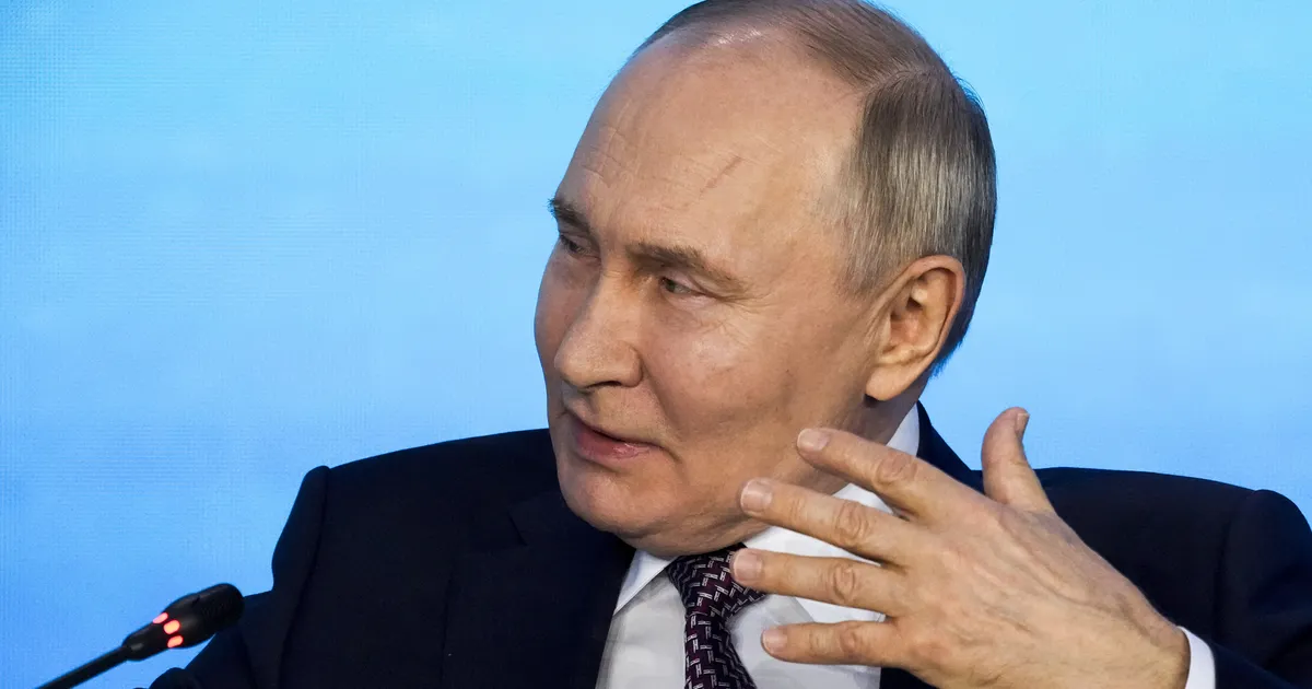 FOTOD ⟩ Vene presidendi Putini otsaesisele ilmus kummaline arm