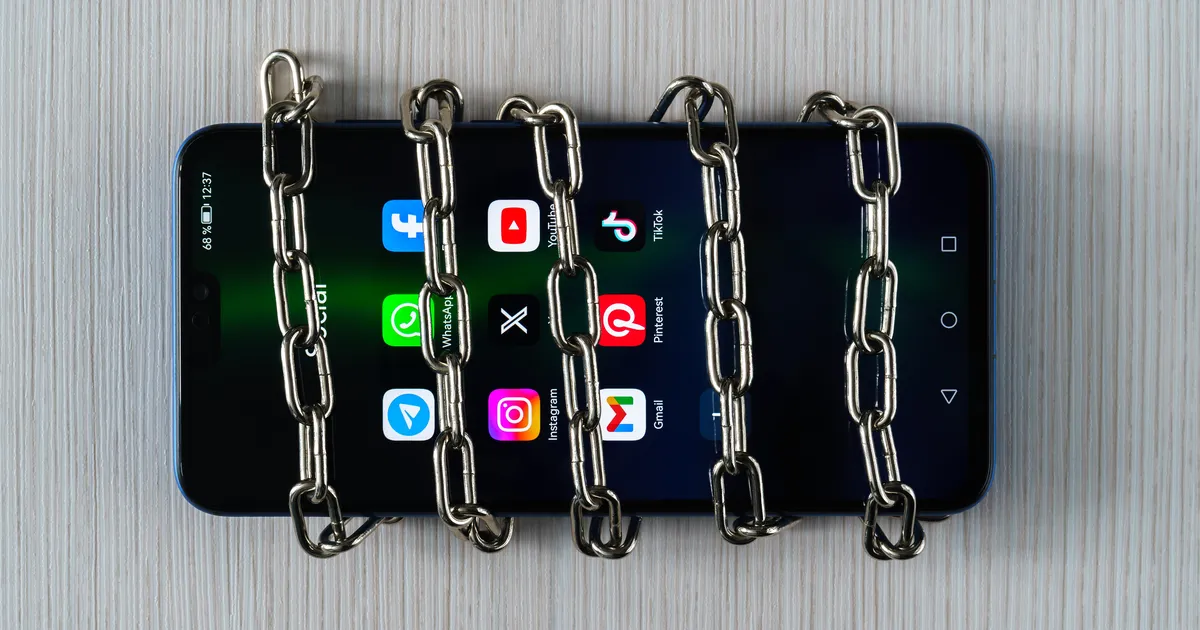 Taani keelustab koolides nutitelefonid