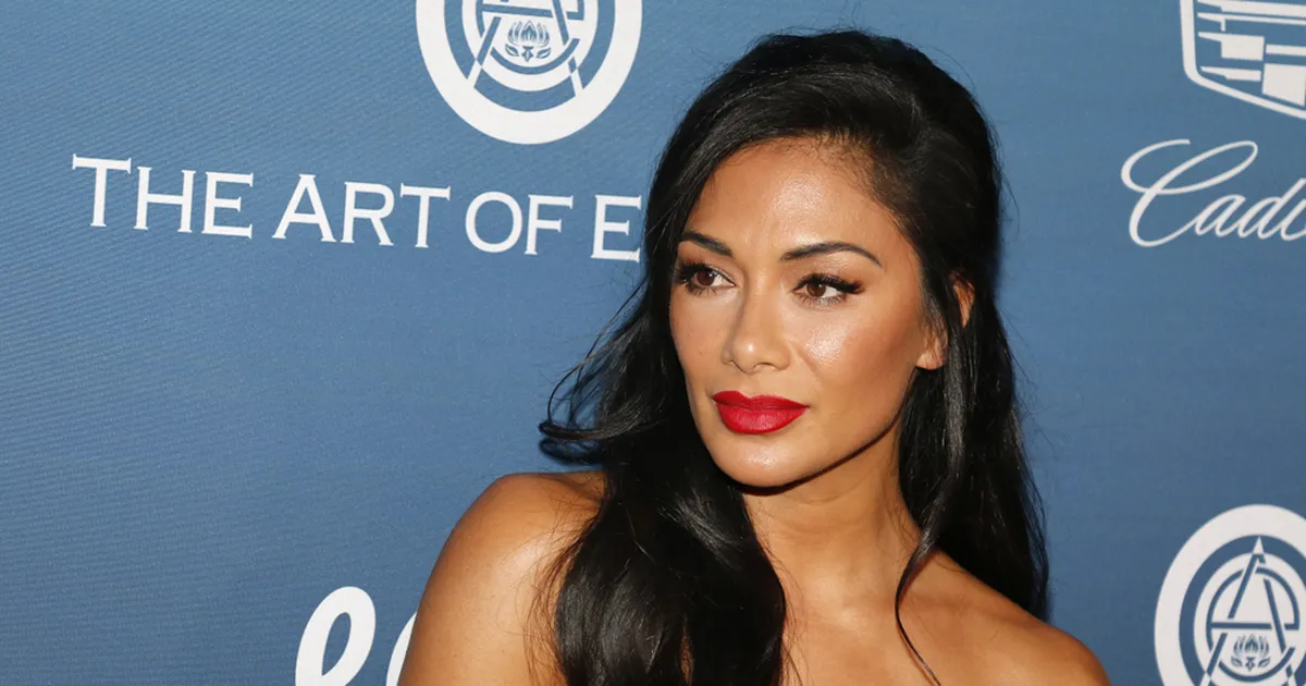 FOTOD JA VIDEOD ⟩ Nicole Scherzinger demonstreeris laitmatut bikiinivormi