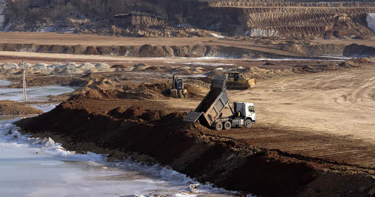 DOKUMENT AVALIK ⟩ Ukraina-USA maavaraleppe mustandi alusel peab Kiiev andma nn taastefondi poole kaevandustulust