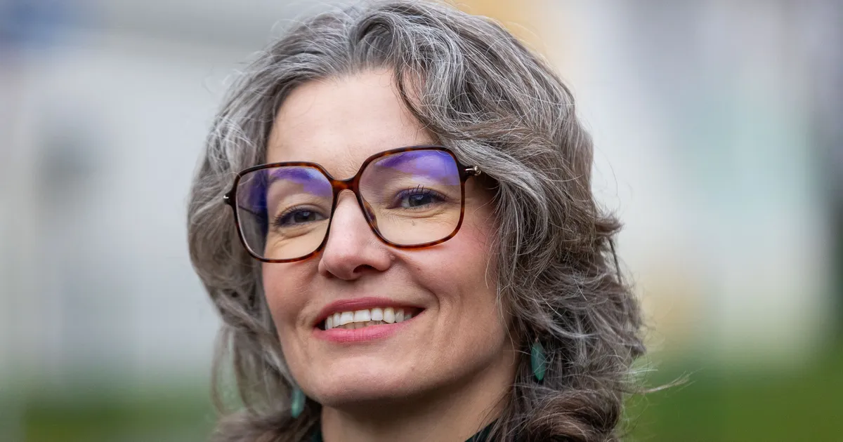 Alender põrutab suure kaaskonnaga Kanadasse Eesti fosforiiti tutvustama