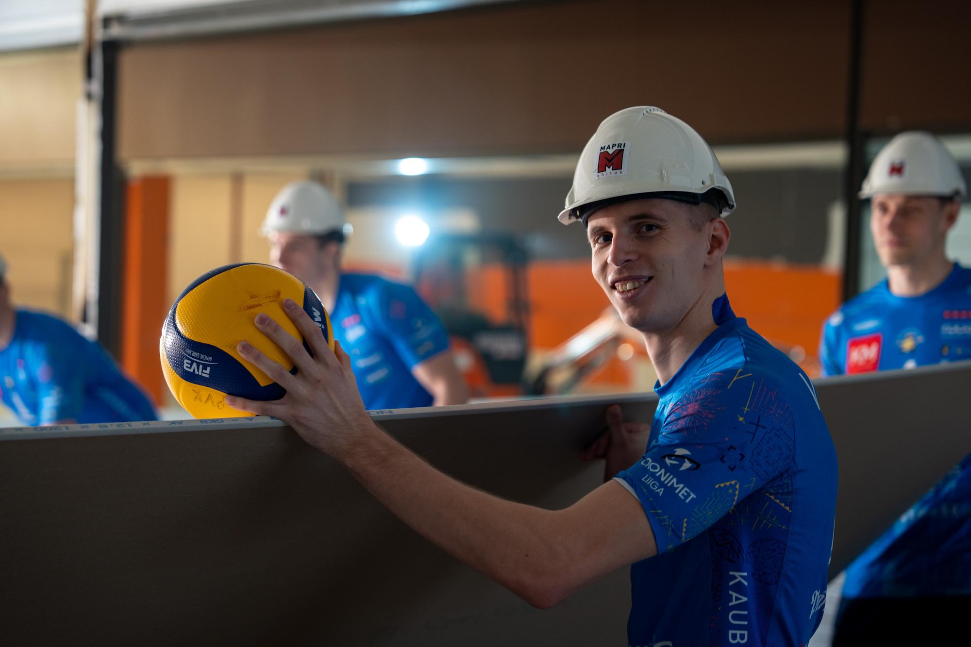 Uue toetaja saanud Pärnu võrkpalliklubi loodab hooaja lõpetada kolme karikaga