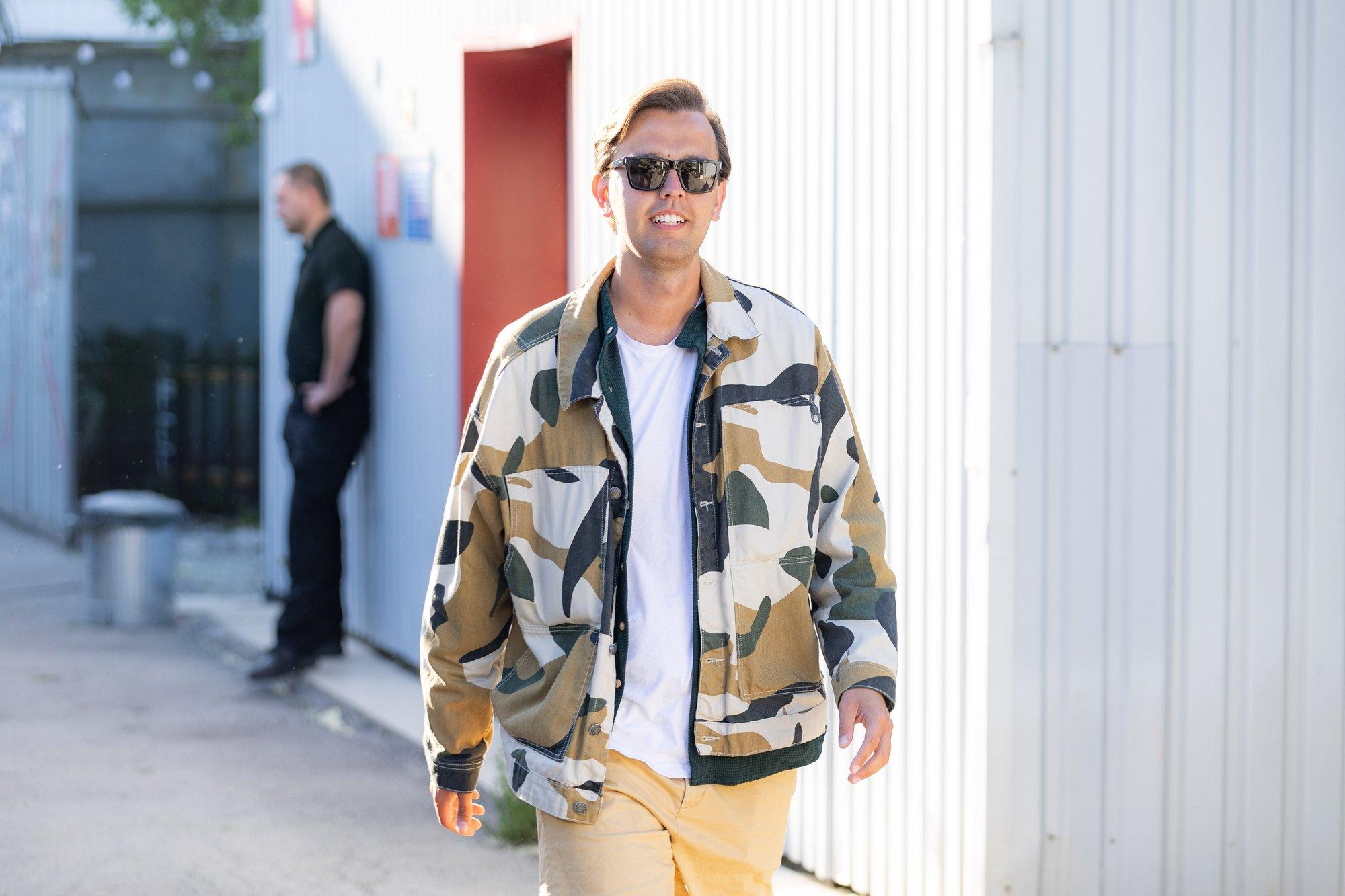 Kenake summa? Hensugusta avas kaarte, kuidas on sisuloojana rahaline pool