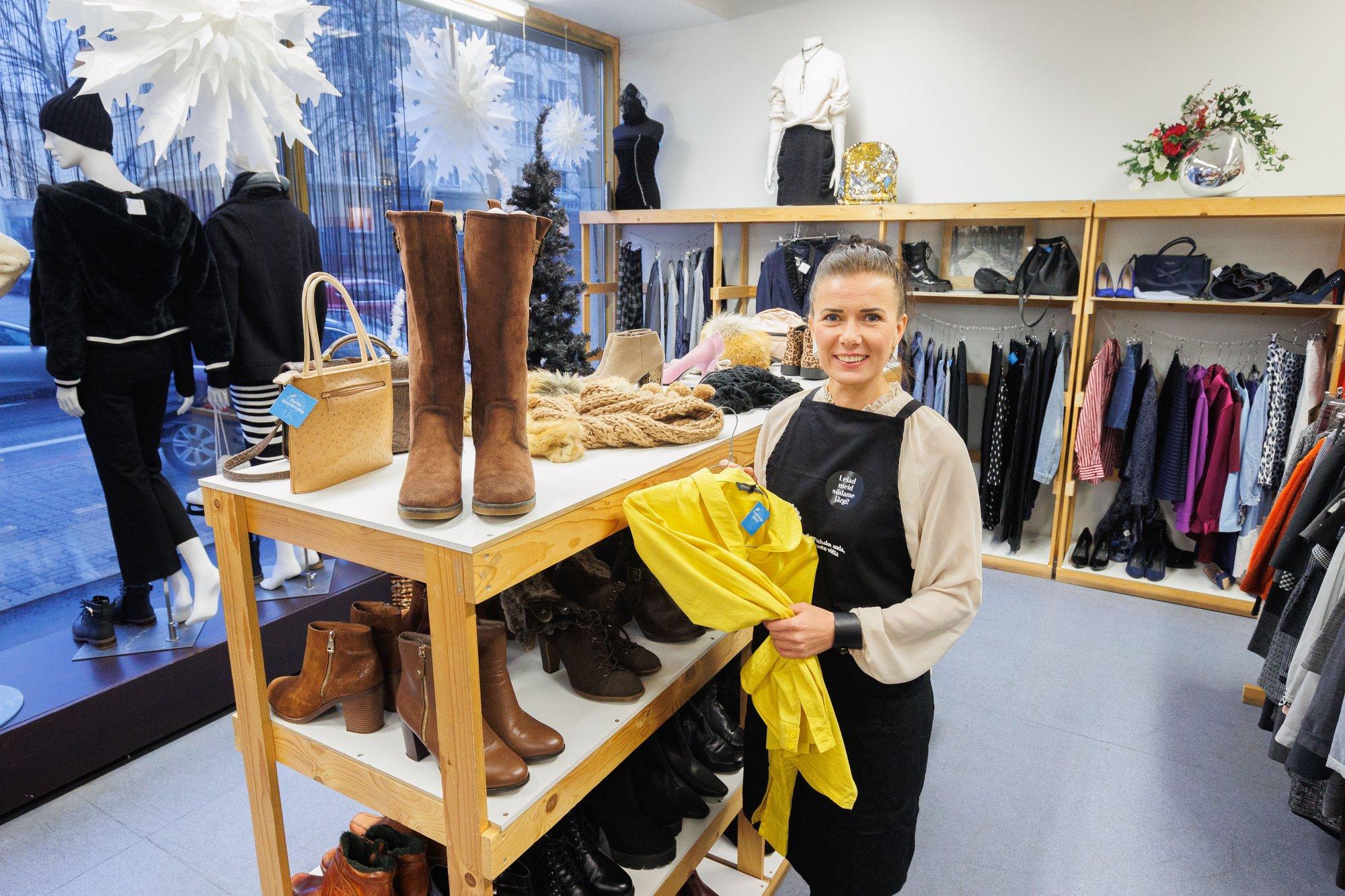 Segadus kasutatud riietega. Ei teata, mis korduskasutusse sobib