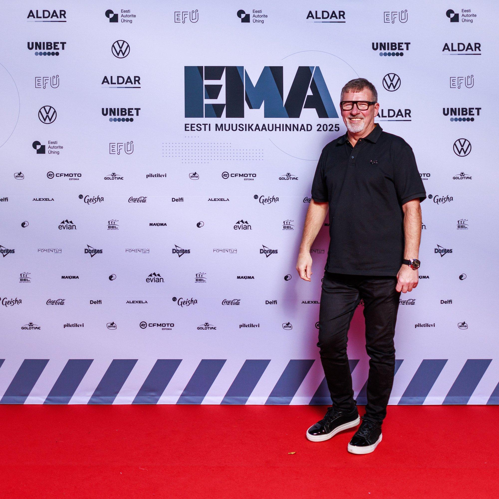 „Halvad harjumused surevad aeglaselt.“ DJ ameti maha pannud Alari Kivisaar naaseb puldi taha