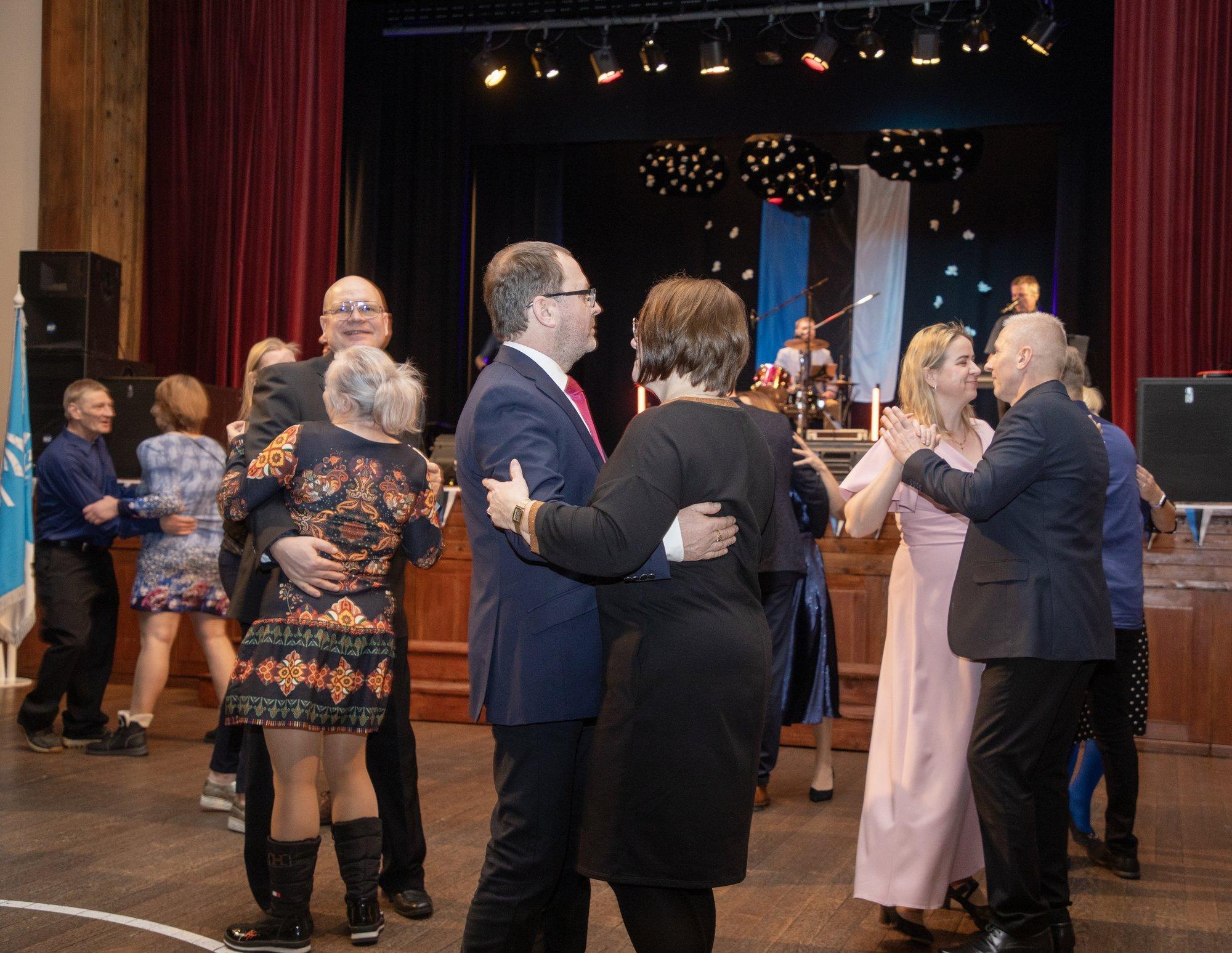 OTSE KÜLAPEOLT | Riigi sünnipäevalised Läänerannas: linna ei koli me mingil juhul!