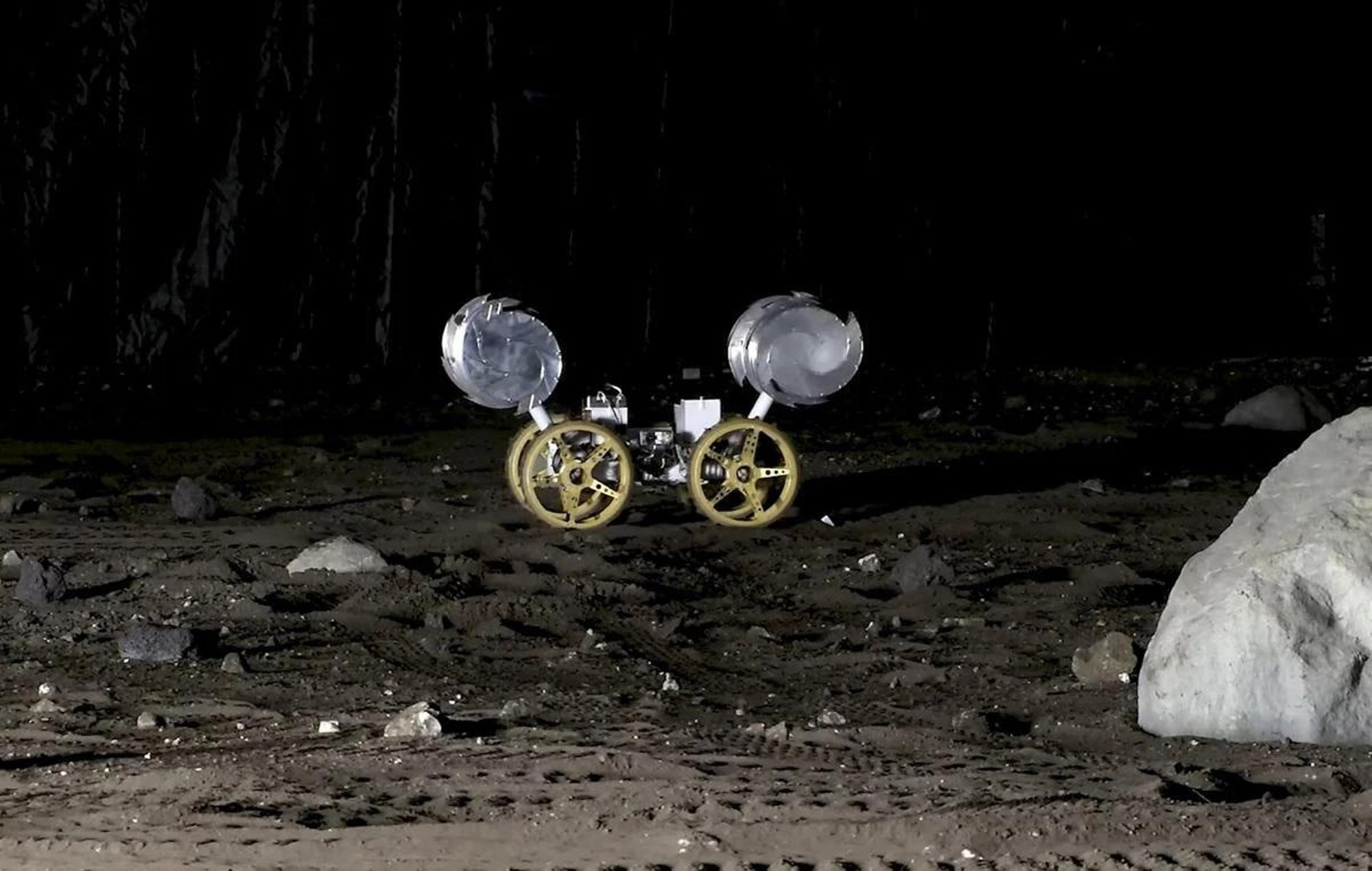 VIDEO | NASA lõi roboti, mis suudab ühe päevaga Kuu peal kaevata 10 tonni pinnast