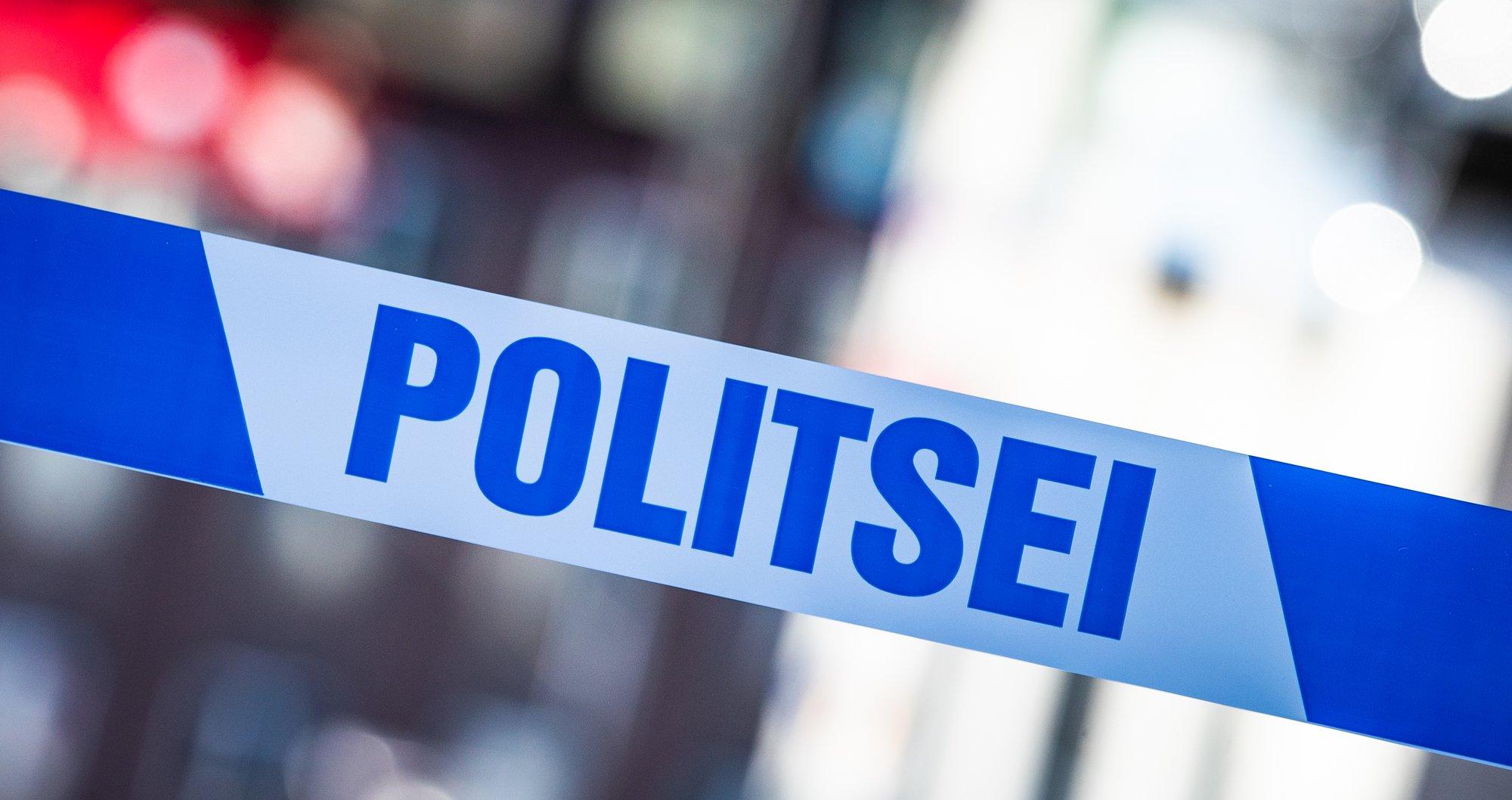 Adavere kandis põrutas roolijoodik oma autoga teelt välja