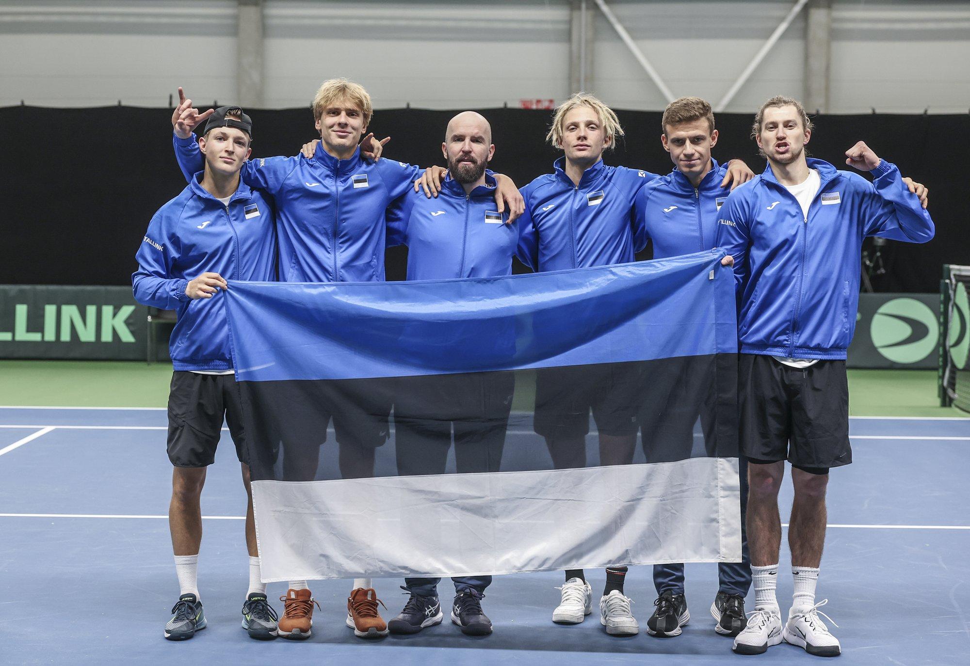 VIDEO NAMIIBIAST | Eesti tennisemeeskonda ootas Windhoekis pragunenud ja tervisele ohtlik võistlusväljak