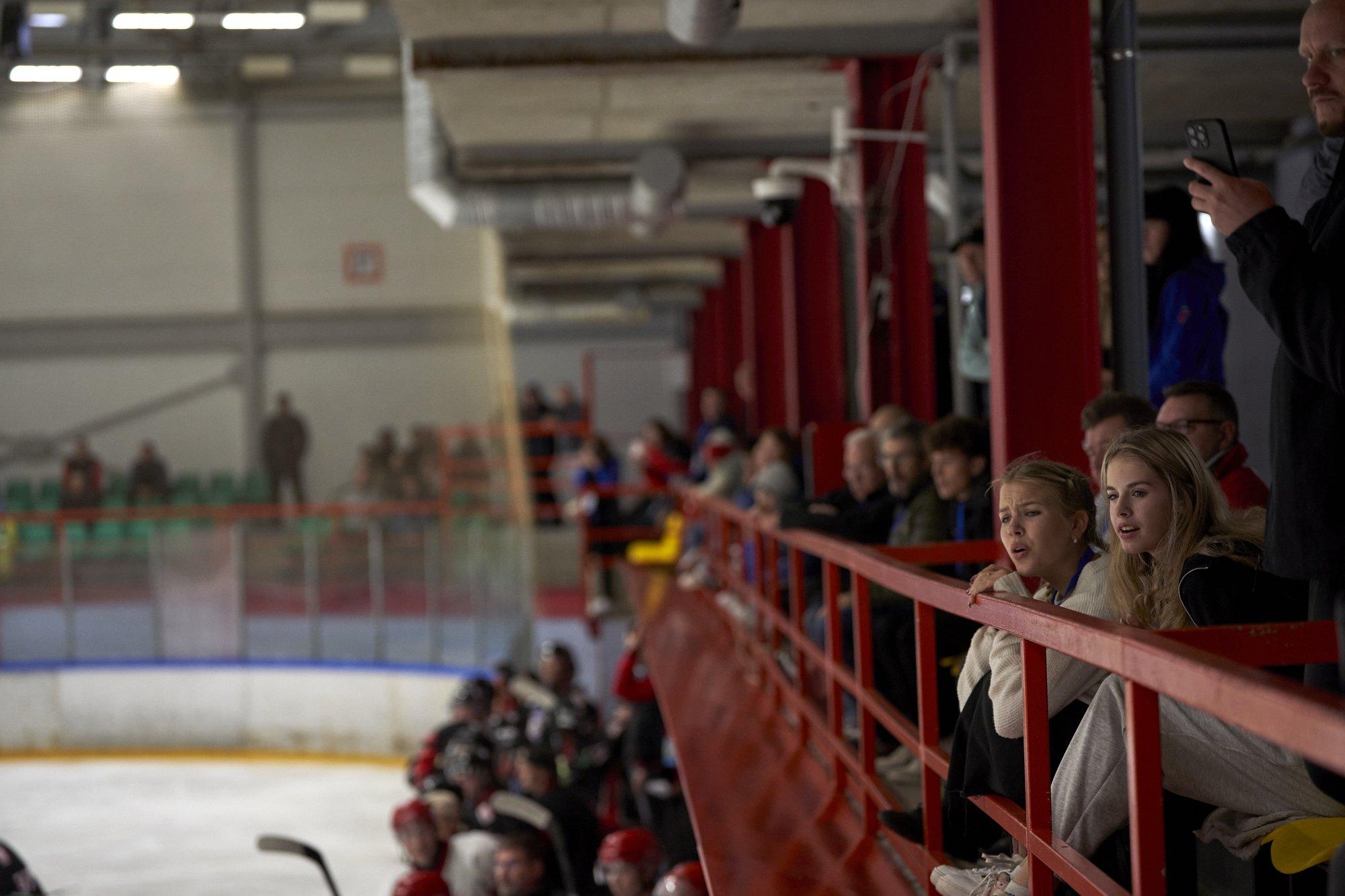 Skandaal Eesti jäähokis: Narva klubi lahkus protestiks väljakult ja mängib nüüd tühjade tribüünide ees