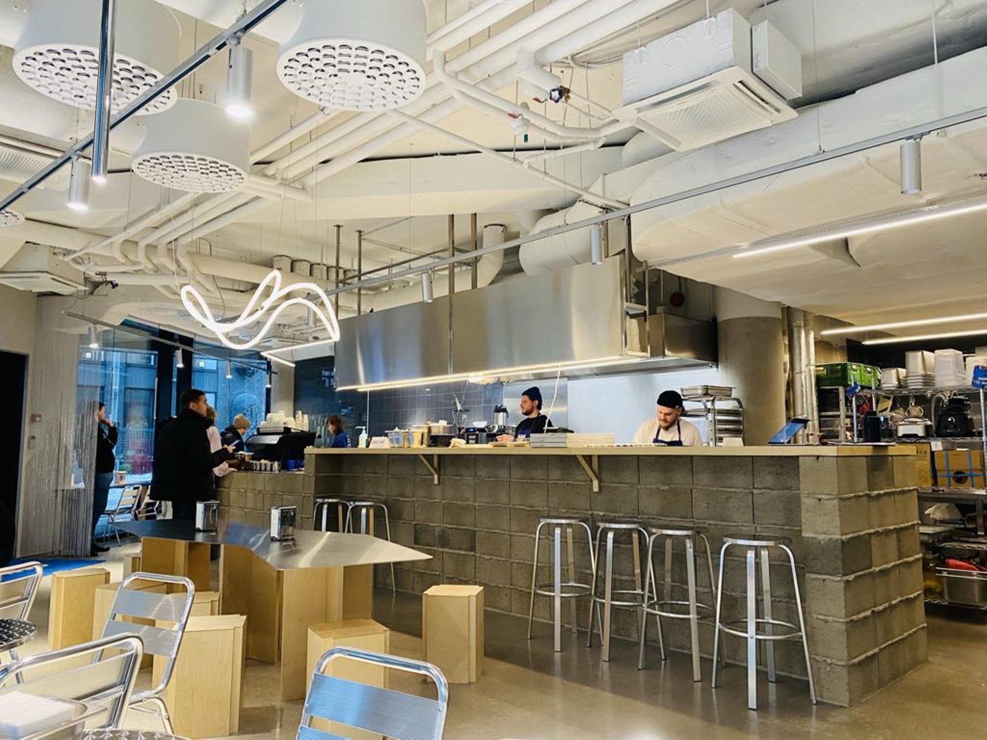 KÖÖGI KOMANDO | Võikukoht Sanga – vähe sisu, palju saia üsna kalli raha eest