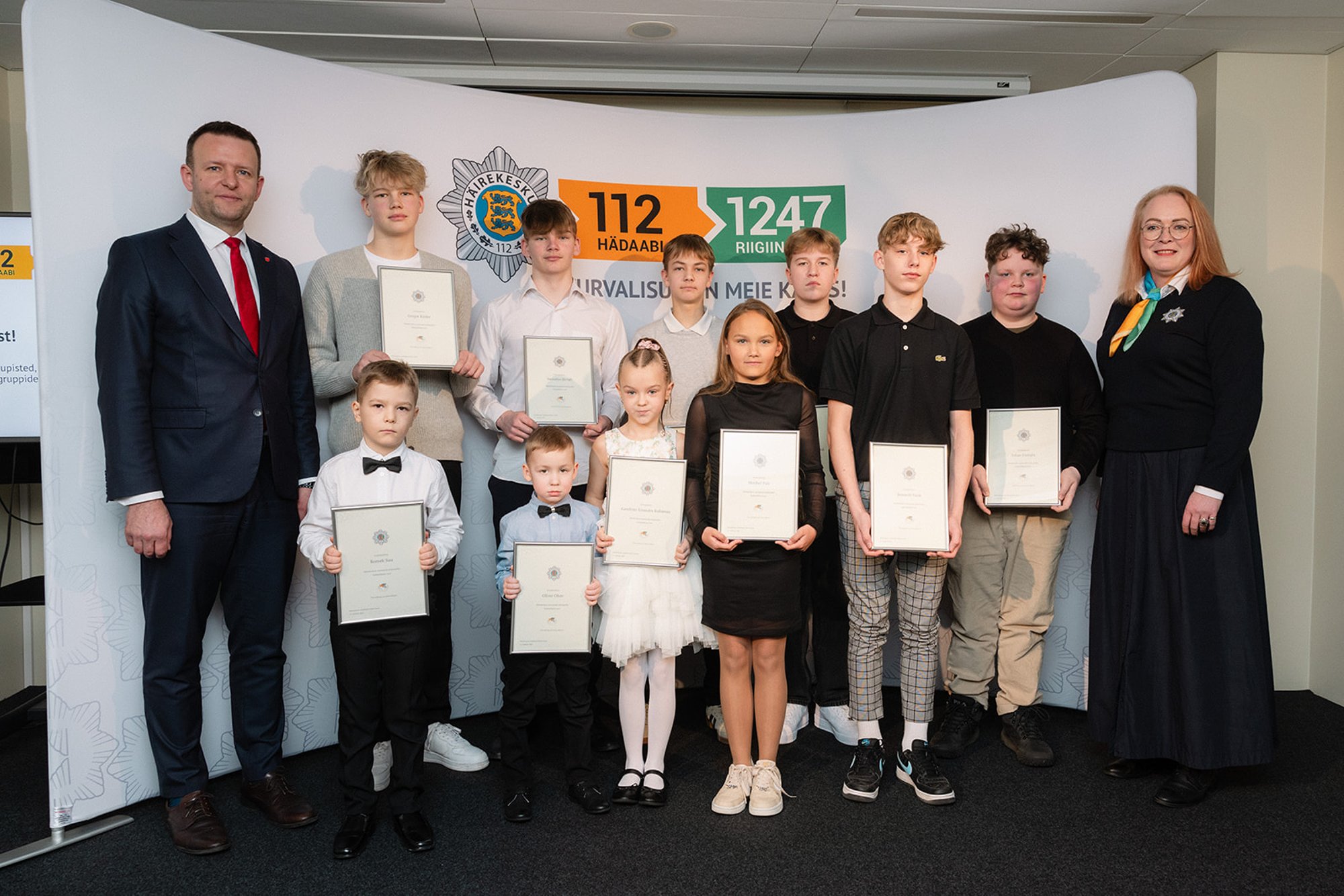 Tublid lapsed! Häirekeskus tunnustas lapsi ja noori, kelle 112-kõne aitas päästa elusid