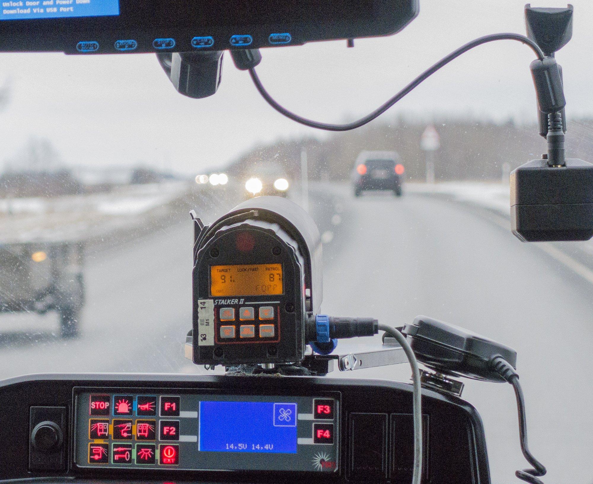 Carri Ginter: politsei nuumab liiklustrahvidega riiki, poevargad rõõmustavad