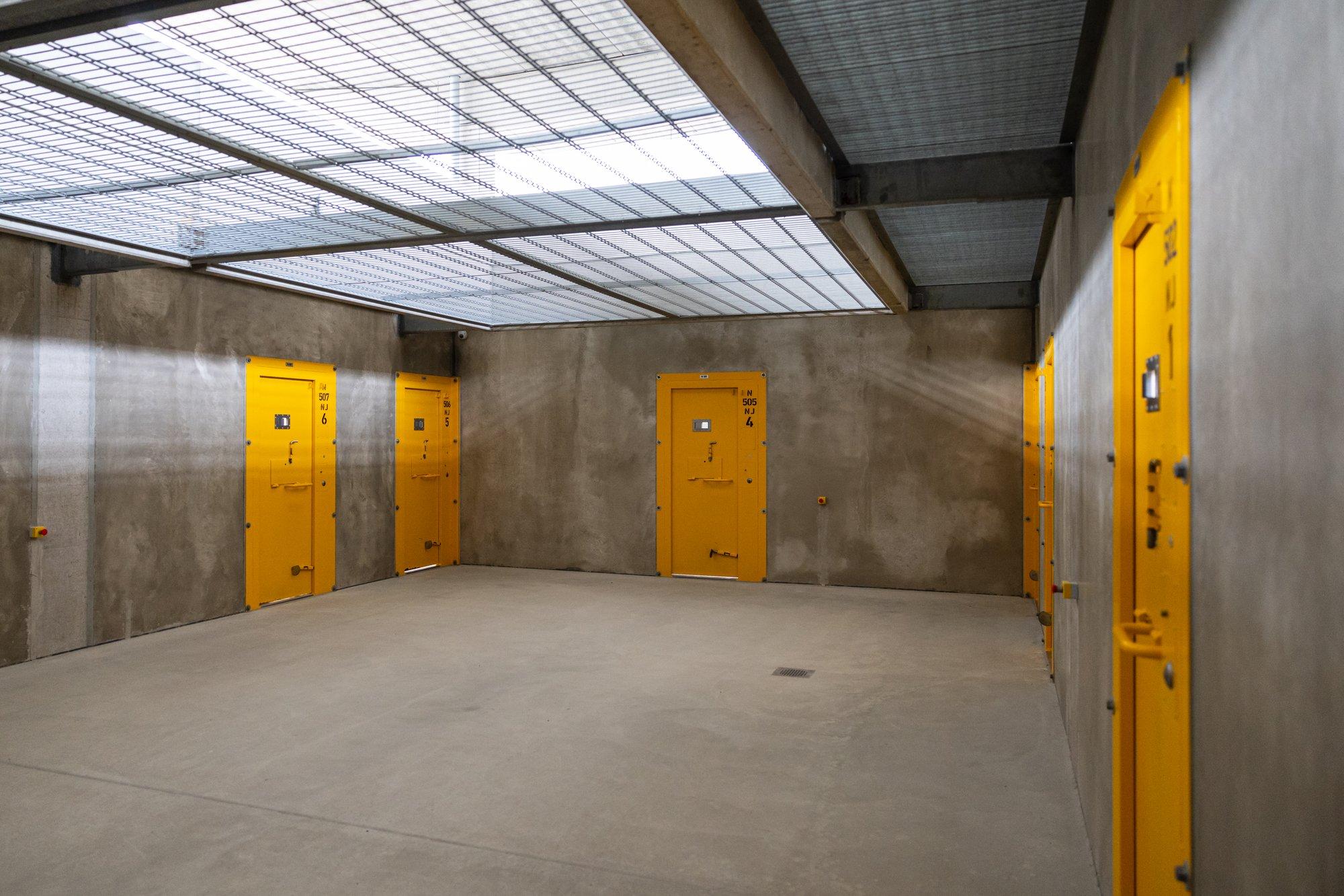 Kärpekirves lammutab. Vanglateenistus soovib kriminaalasjade arutamise Tallinnasse tuua