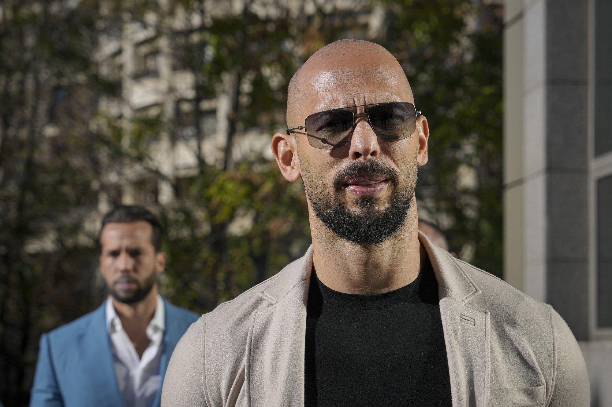 Andrew Tate jättis peale kaheaastast reisikeeldu Rumeenia ning lendas eralennukiga USAsse