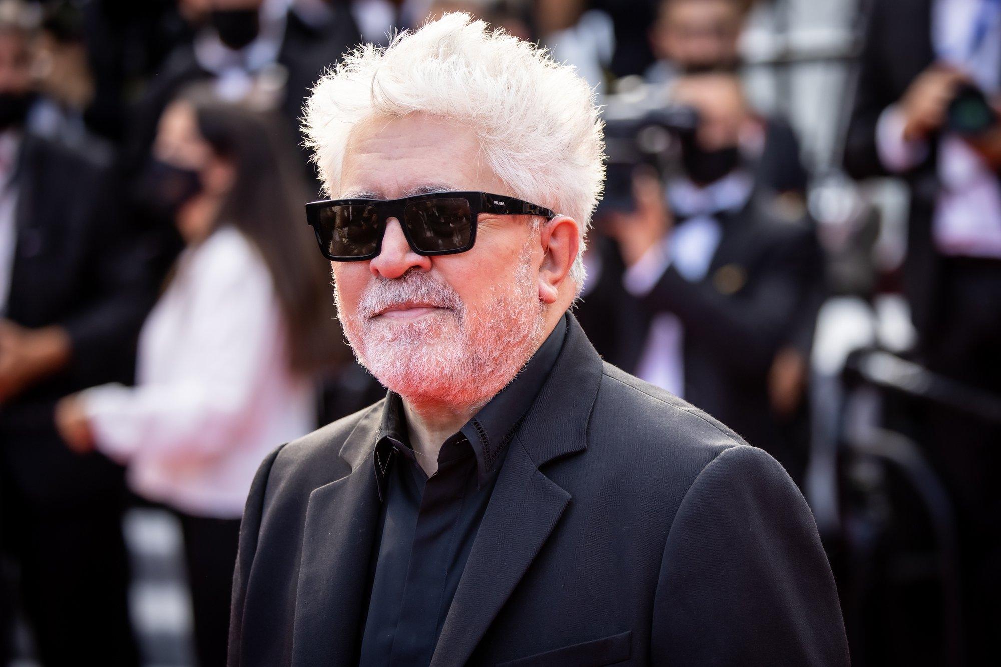 NÄDALA RAAMAT | Kired, vägivald, veri, seks – Pedro Almodóvari novellikogu on väga hispaanialik kirjandusteos