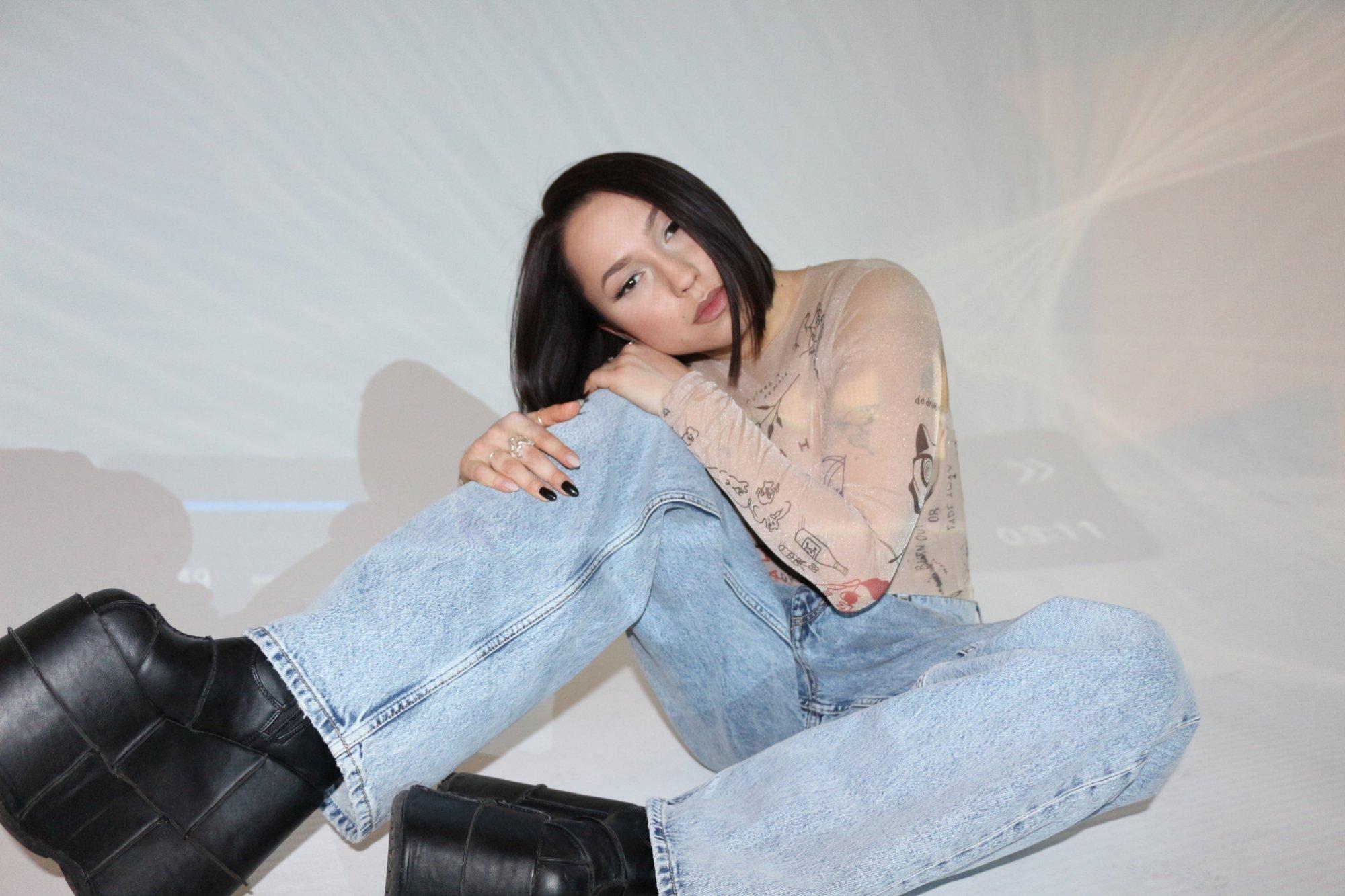 KUUM KLÕPS | Lauljatar An-Marlen rabab intiimpiirkonda kaunistava neediga