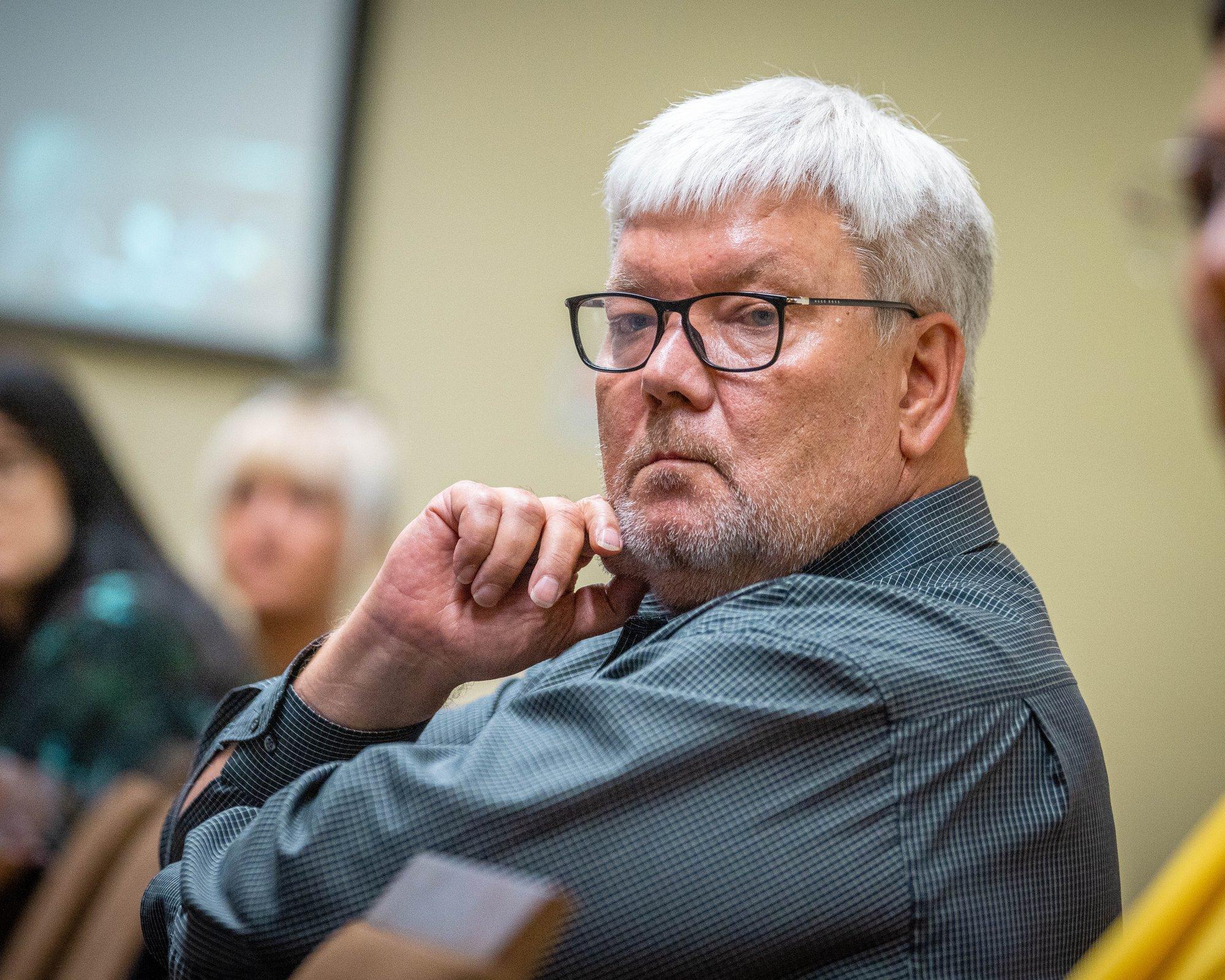 Presidendi kantseleist lahkuvad sisenõunik ja välisnõunik