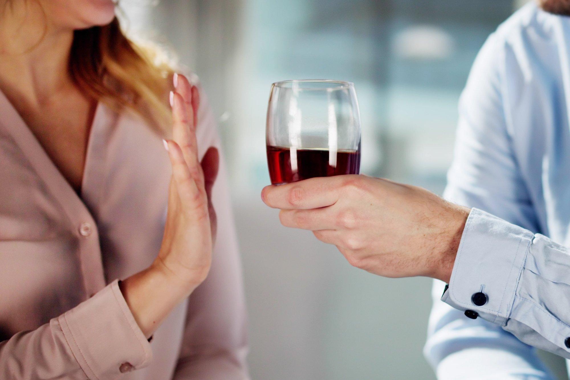 „Ma ei ole rase!“ Kui oled tüdinenud inimestele selgitamast: üheksa viisakat viisi alkoholist keeldumiseks