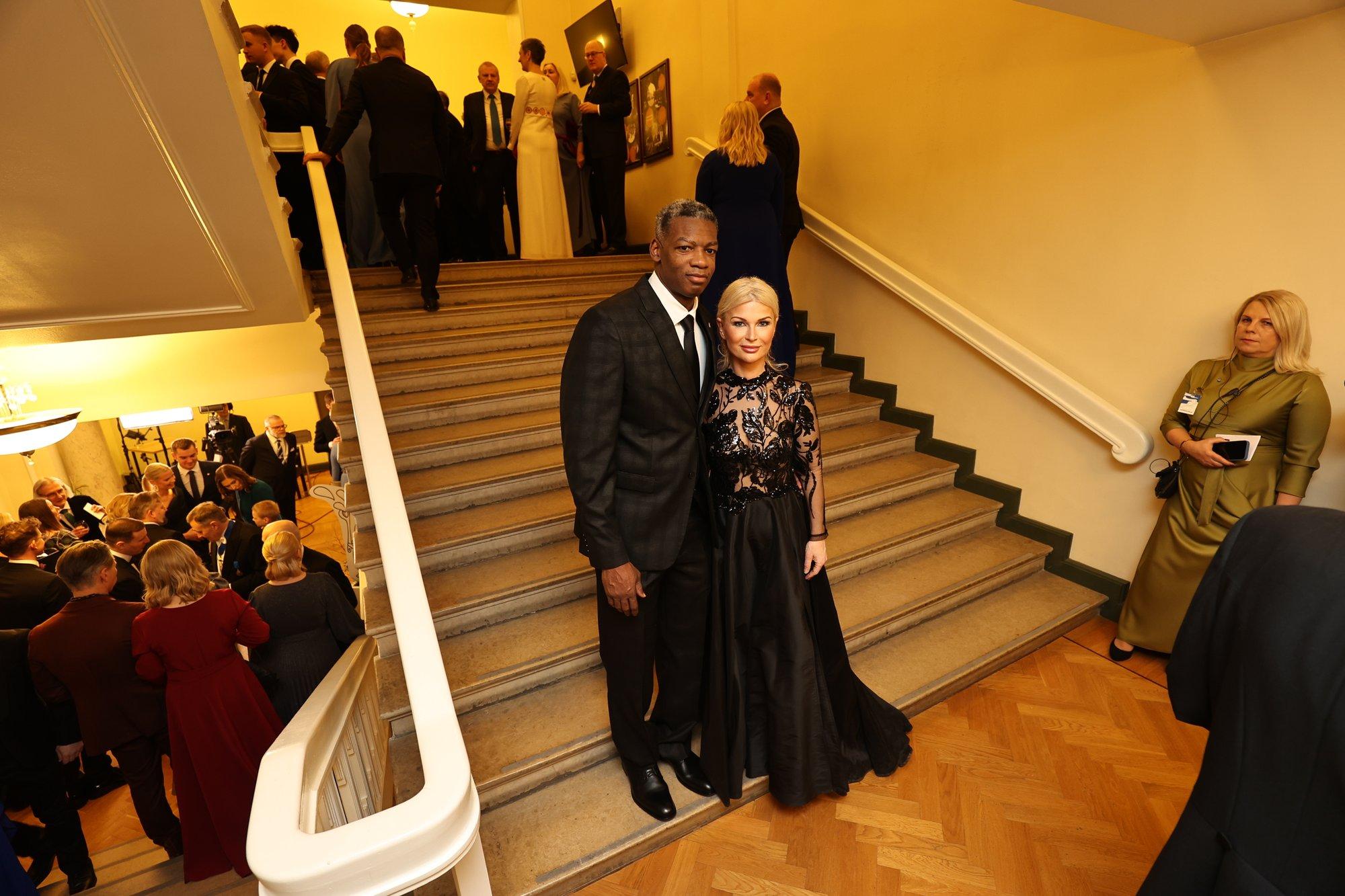 FOTO | Esimest korda koos peol! Kadri Tali saabus presidendi vastuvõtule korvpallistaarist kallimaga