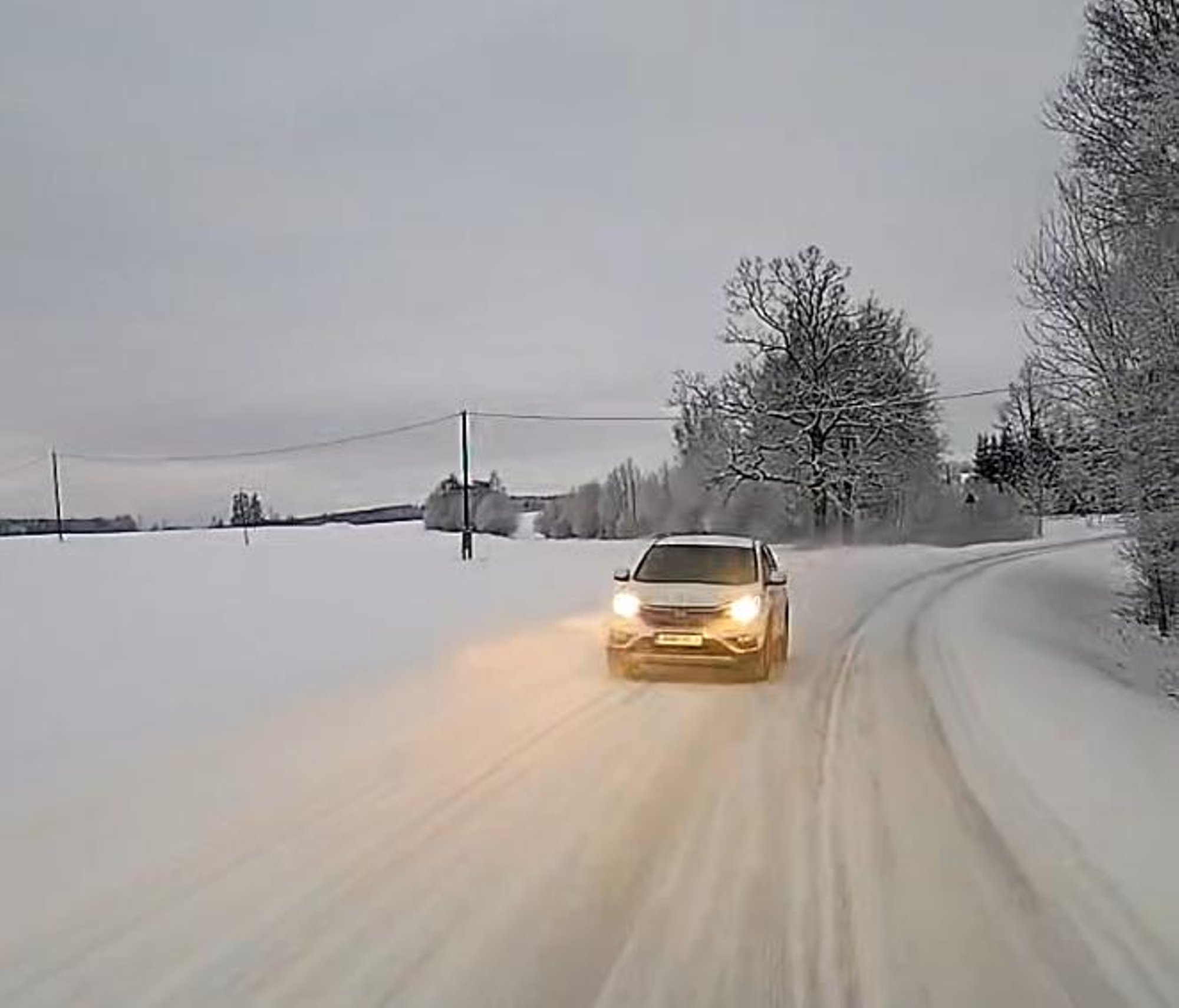 Politsei otsib avariis osalenud Honda CRV juhti