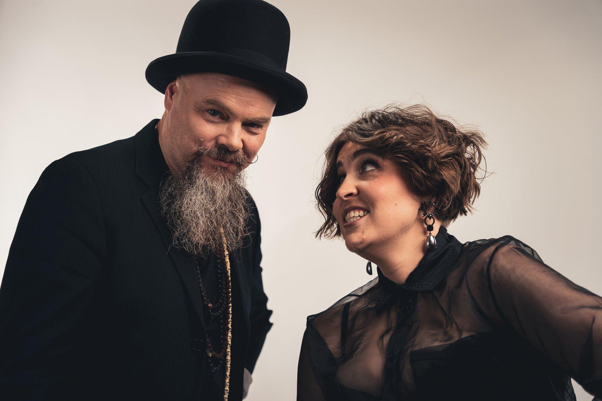 Eesti Laulu finalistid Kaisa Ling ja Räpina Jack jagasid pööraseid lavakogemusi. Kaisa: kukkusin striptiisi tehes istuli