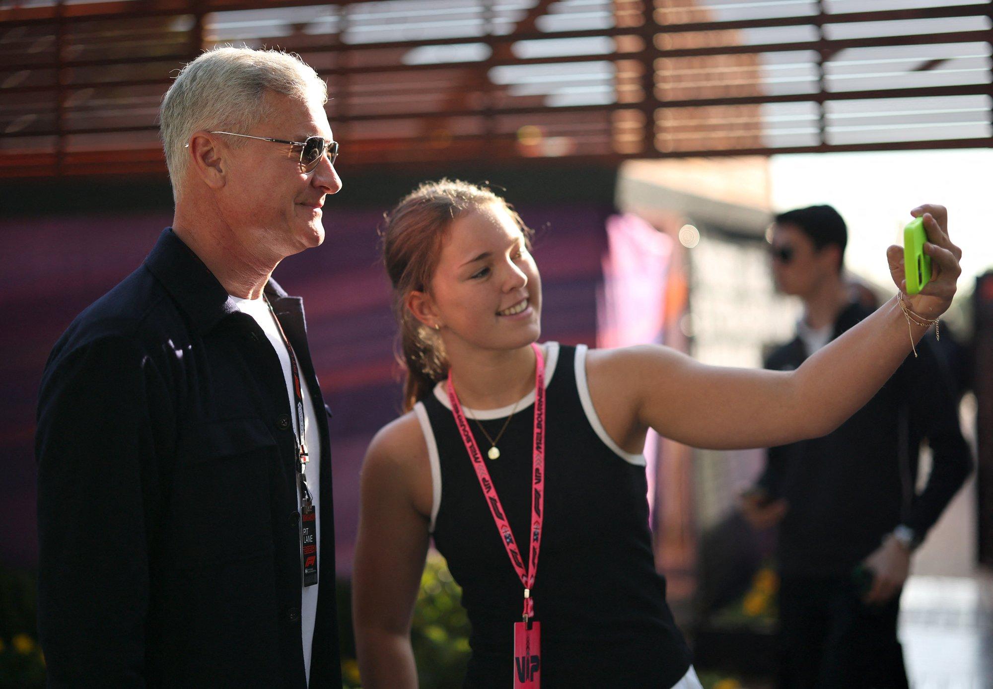 Erakordse seksihimuga vormelilegend kihlus endast 24 aastat noorema modelliga