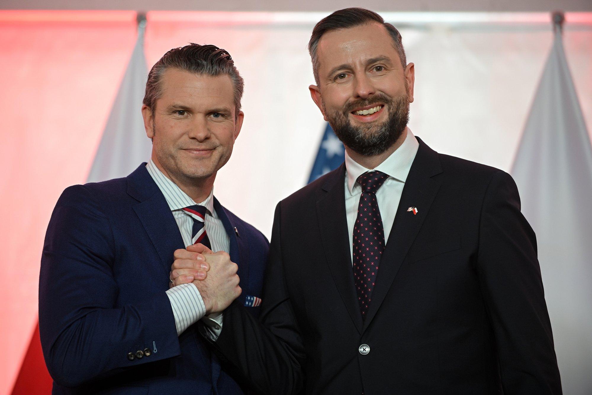 „Mudelliitlane.“ USA kaitseminister kiitis Varssavis ülevoolavalt Poolat