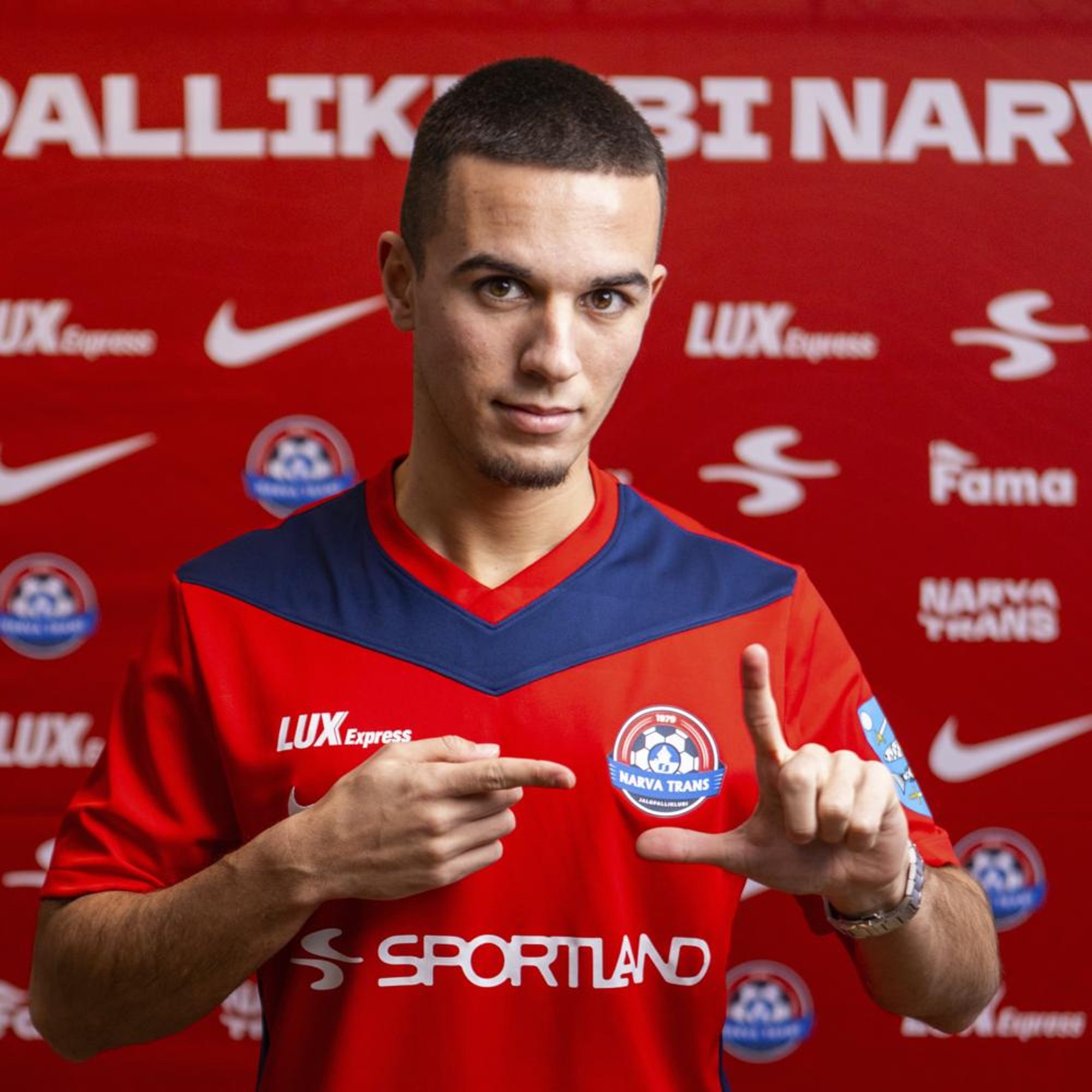 Portugali jalgpallur nägi Narvas esimest korda lund. „Ootan, et see juba ära sulaks“